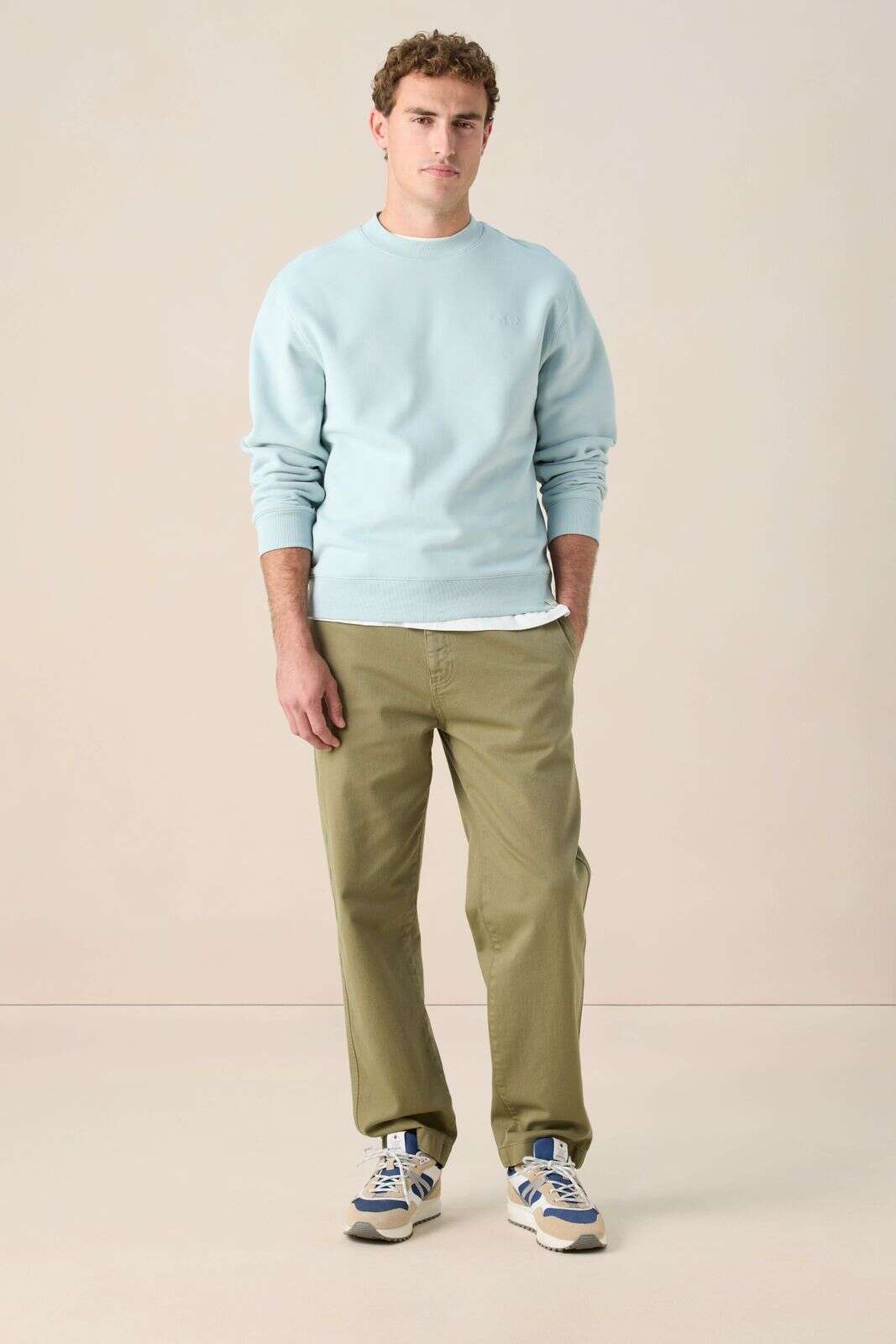 Lichtblauwe sweater met artwork