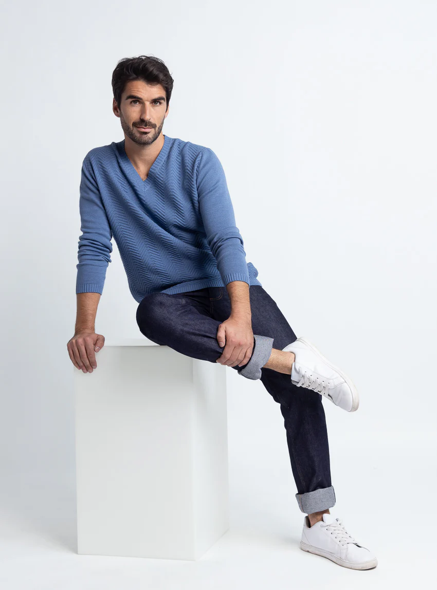 Pull homme col V chevrons en coton Bleu infini