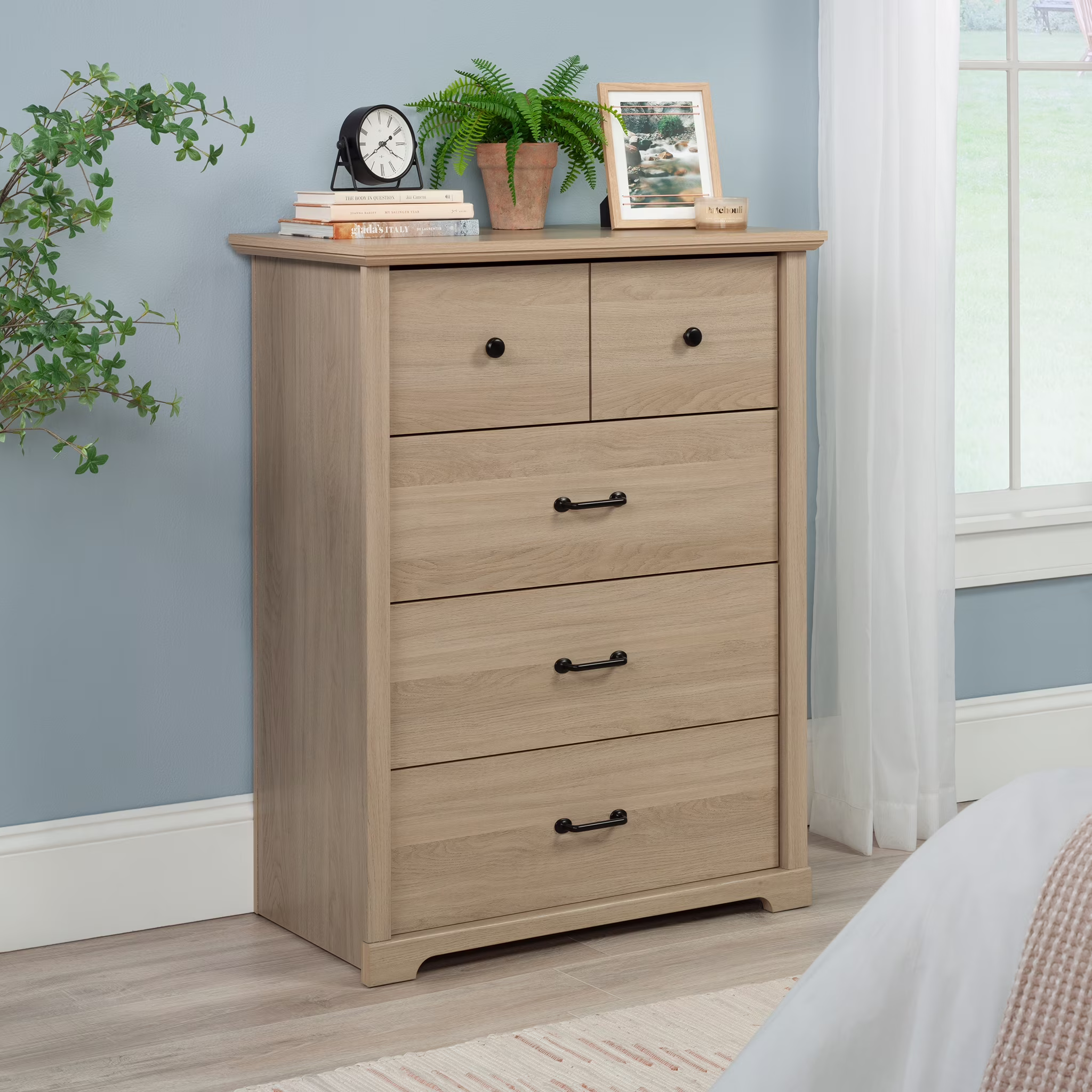 Harrington 4 Drawer Dresser, Washed Oak Finish(Washed Oak)