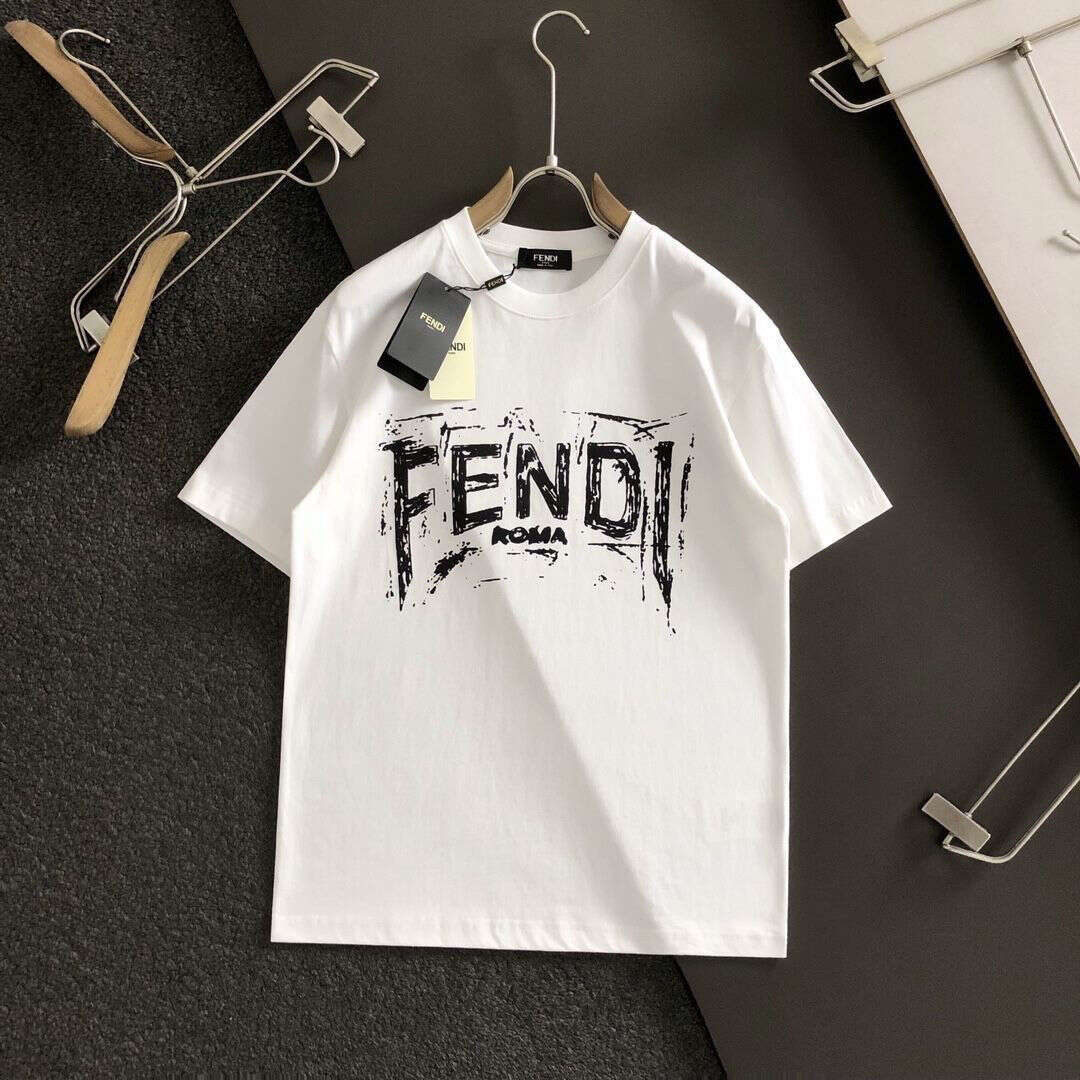 【FENDI公式旗艦店】 Tシャツ ご好評に付き再入荷！半袖Tシャツ
