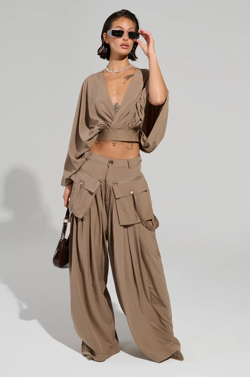 TALK ABOUT ME TROUSER IN BROWN - Akira Store