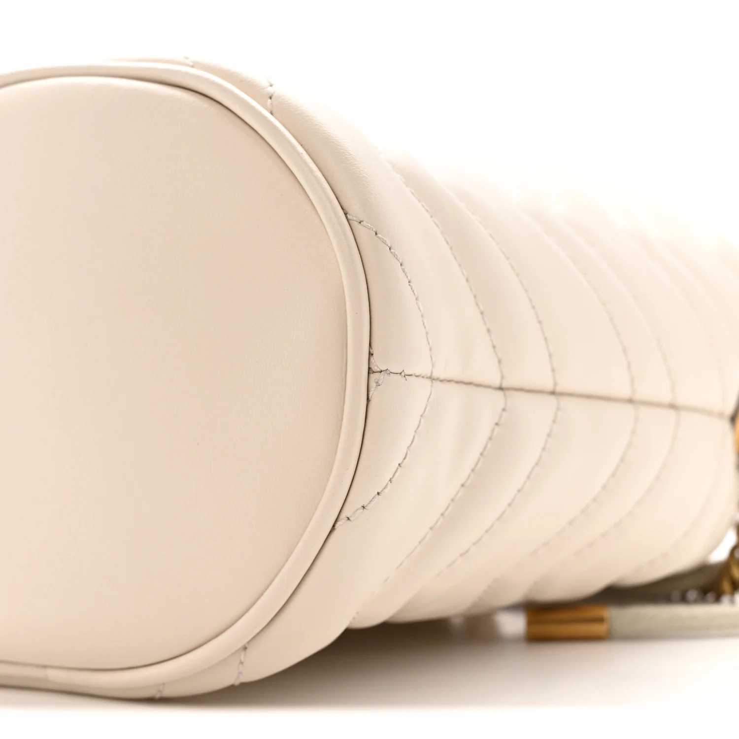 Calfskin Matelasse Mini GG Marmont 2.0 Bucket Bag White