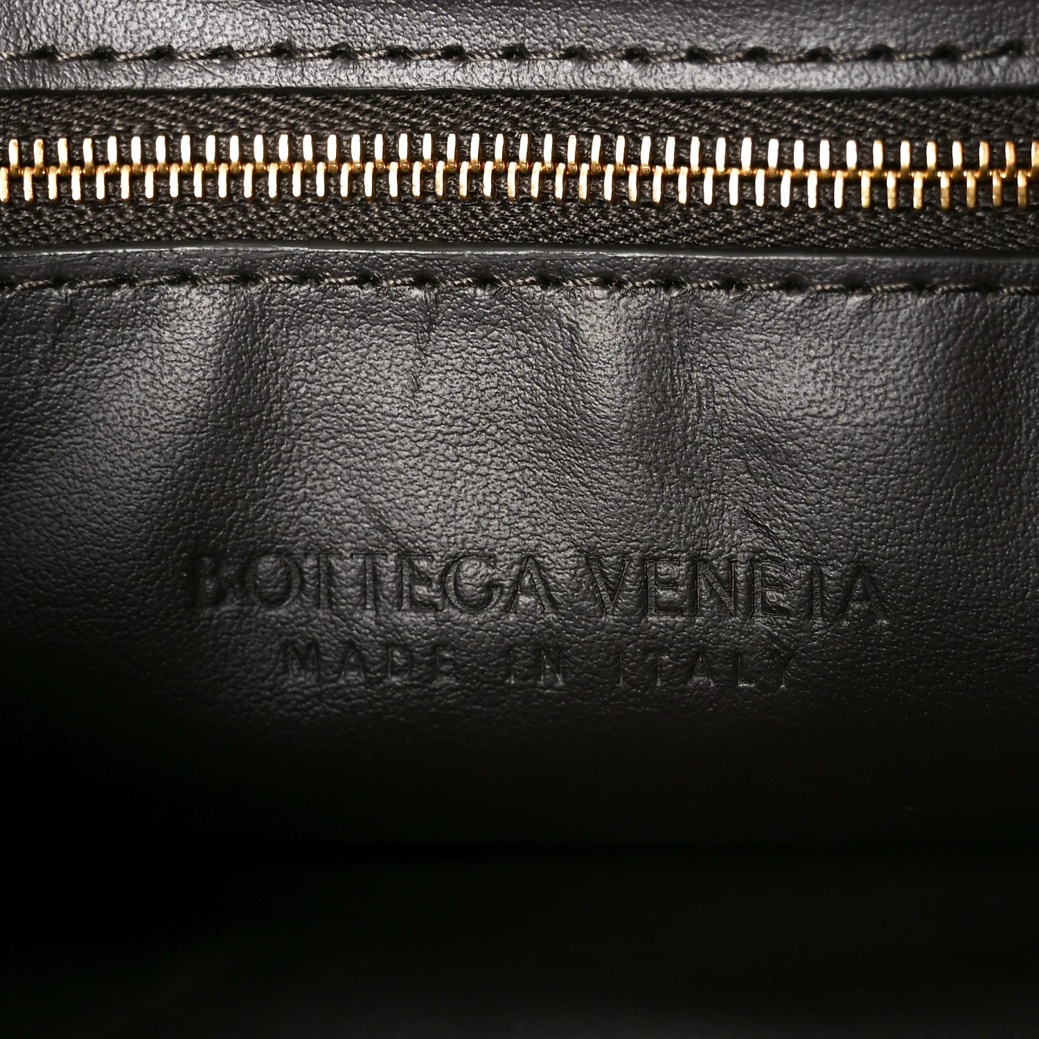 Calfskin Intrecciato Small Hop Fondant