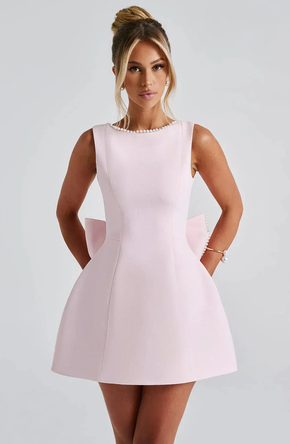 Robe de cocktail pour femme à dos noué