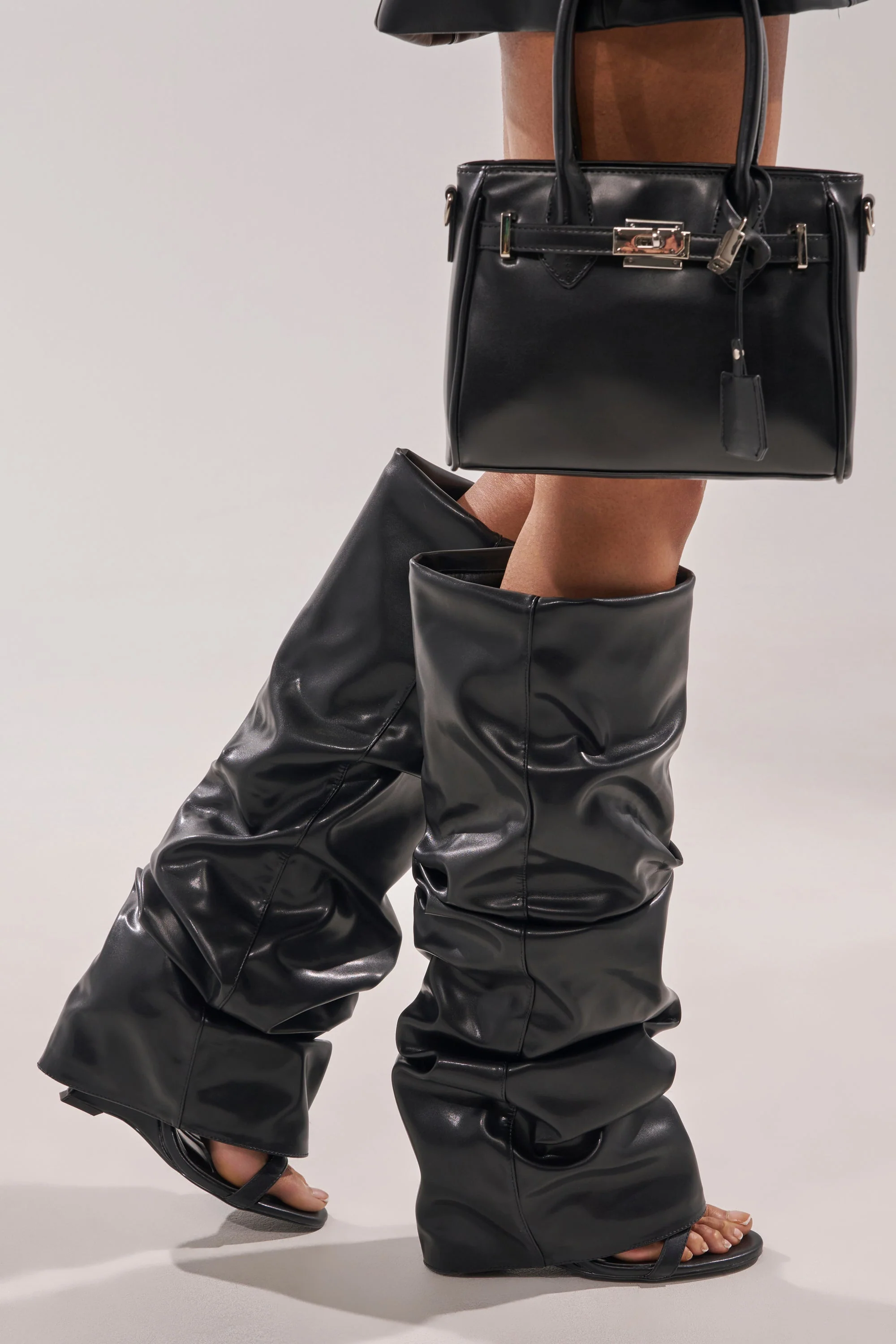 AZALEA WANG RAYLAN BLACK GLADIATOR SANDAL - Akira Store
