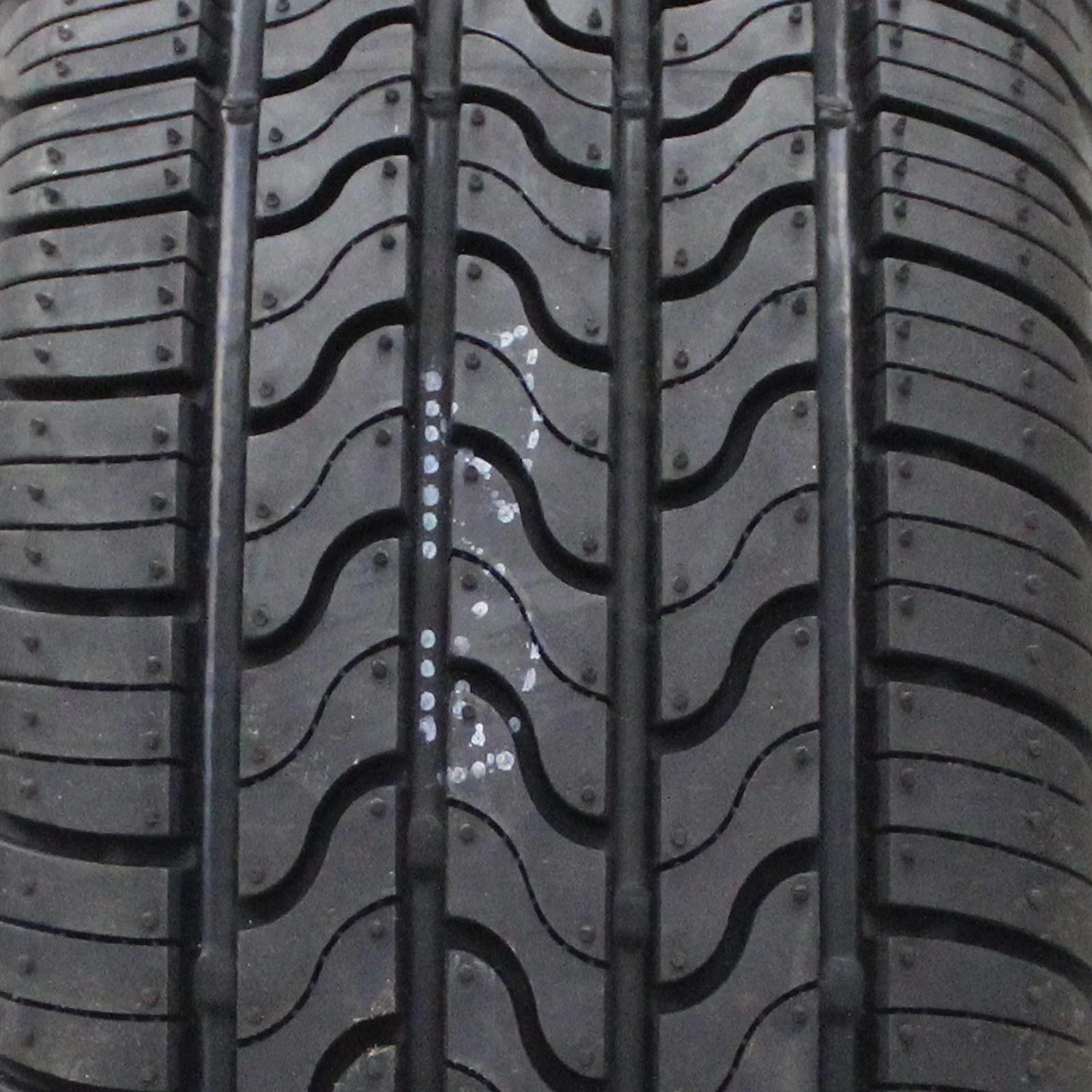 Firestone All-Season 225/55R17 97 T Tire