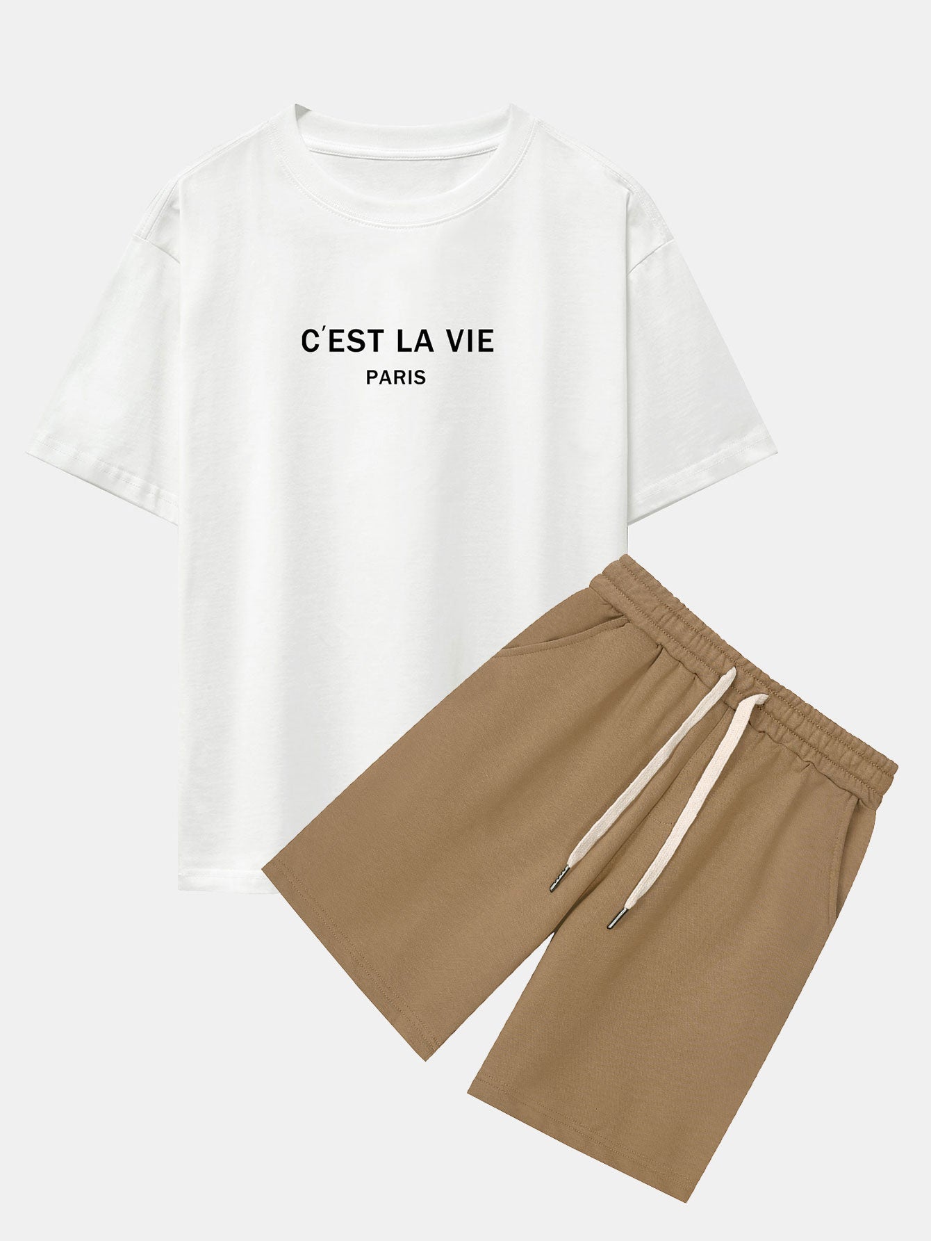 T-shirt oversize à épaules tombantes et imprimé lettres de Paris, et short de survêtement assorti.