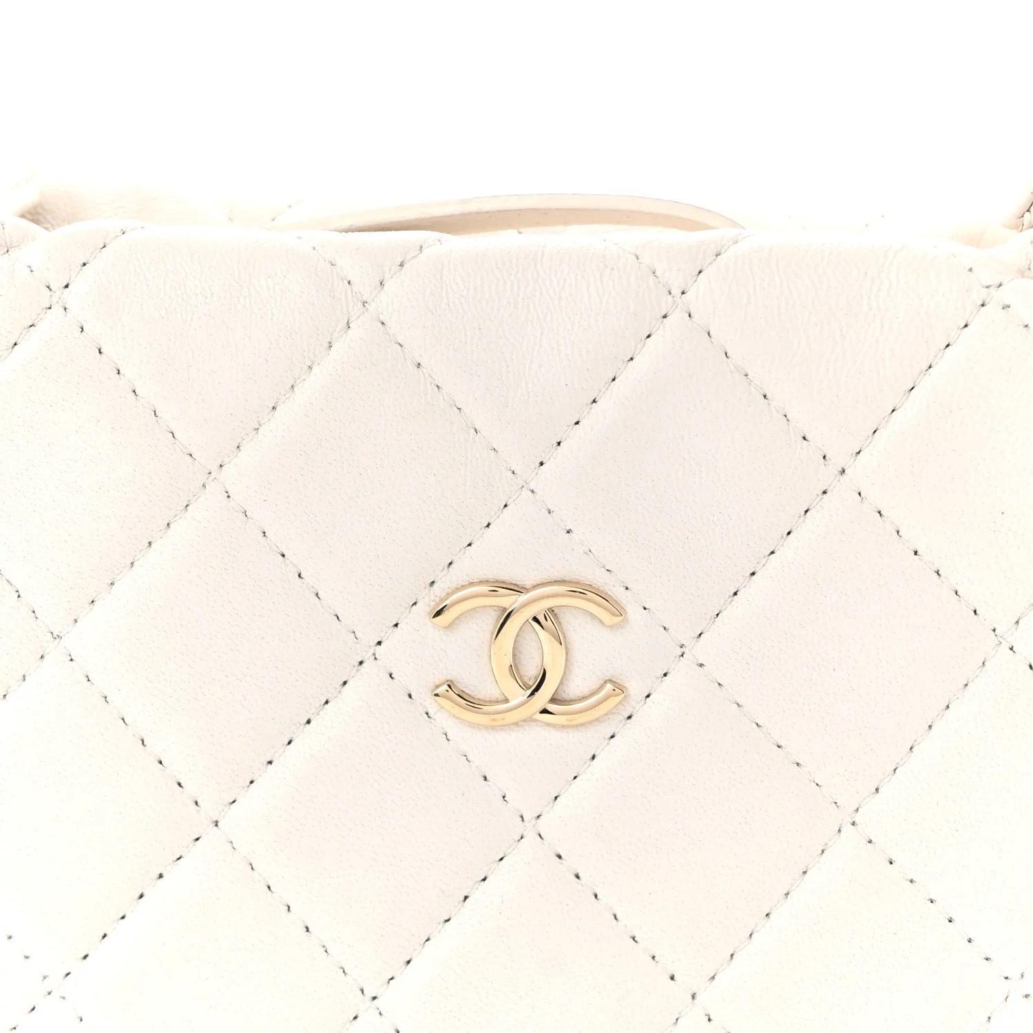 Lambskin Quilted Chain Around Pouch Hobo White