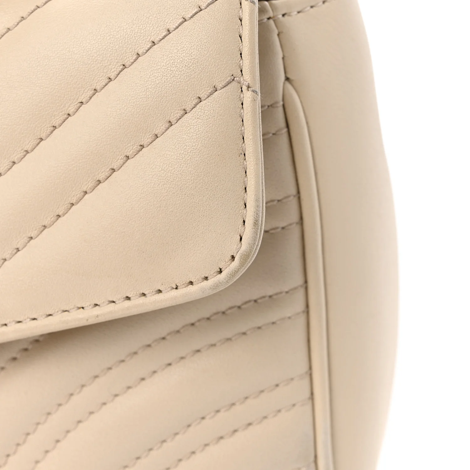 Calfskin Matelasse Small GG Marmont Shoulder Bag White
