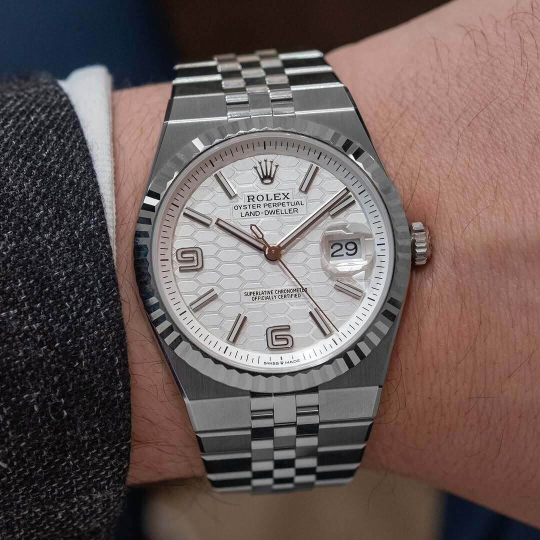 NEW 2025 ロレックス（スイスの腕時計ブランド）Rolex  Land-Dweller 40mm機械式時計