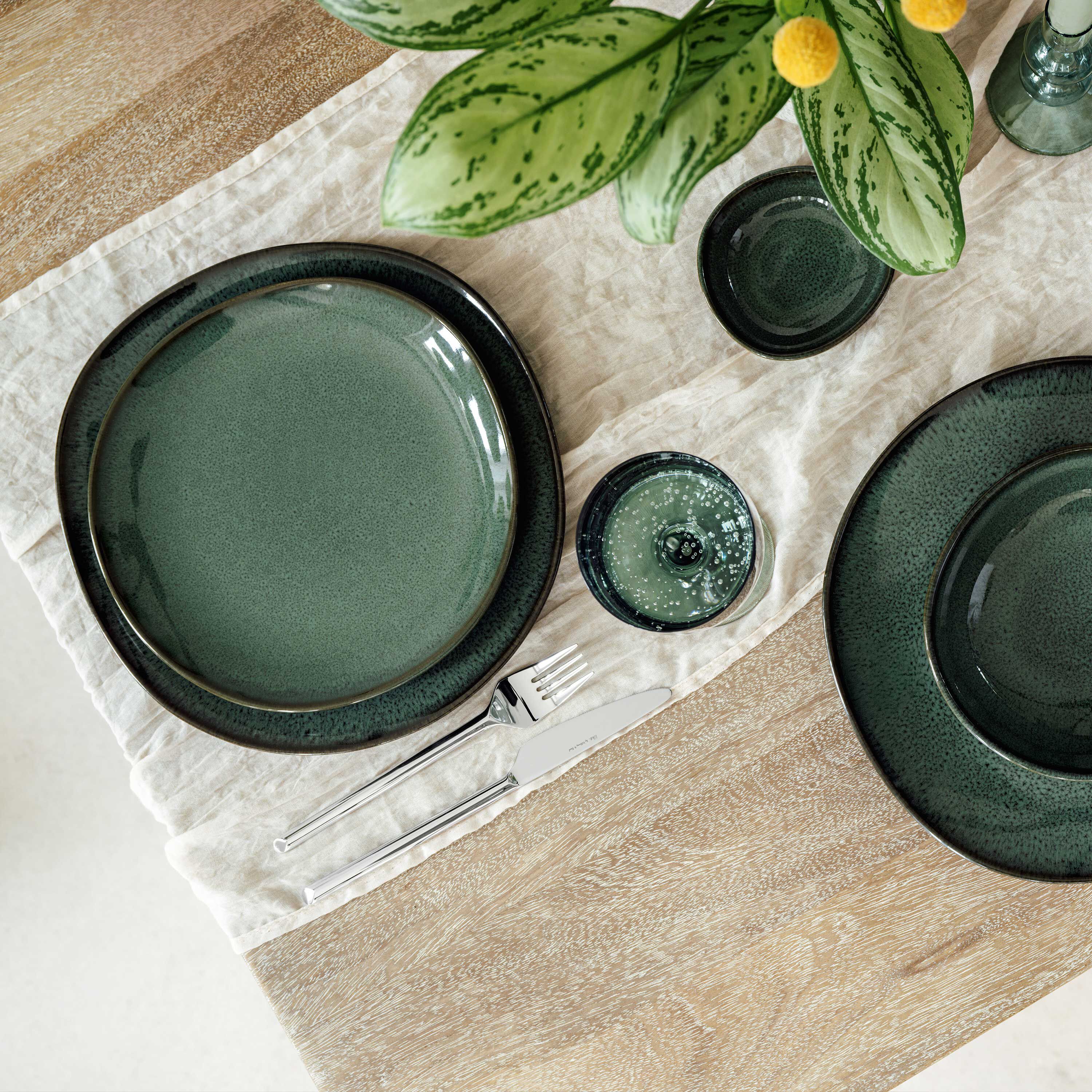 Lave Salad/ Dessert Plate - Green, 9.3'' x 9.1'', stoneware
