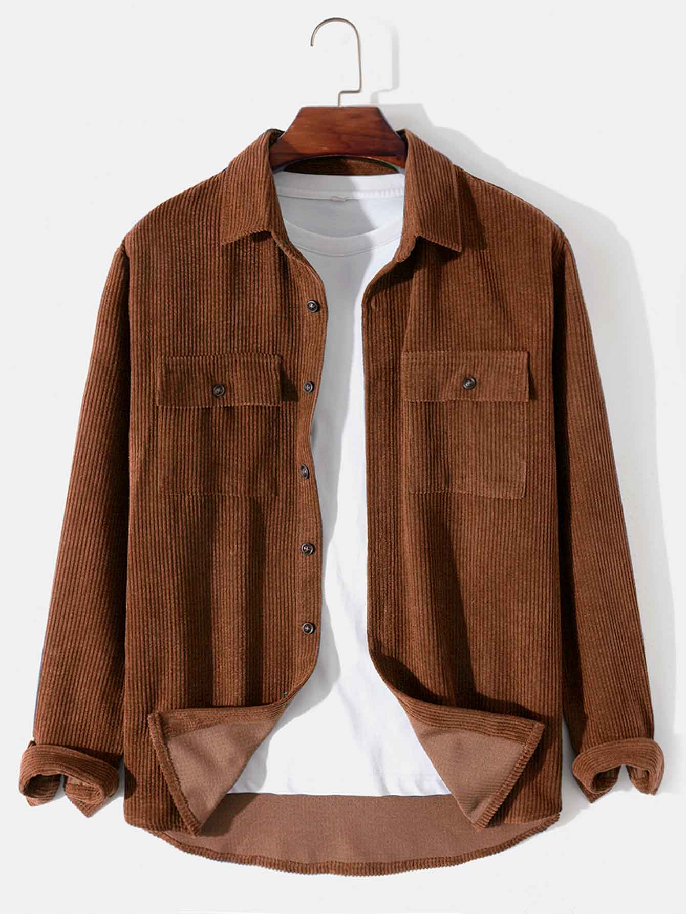 Chemise boutonnée en velours côtelé à manches longues et poches