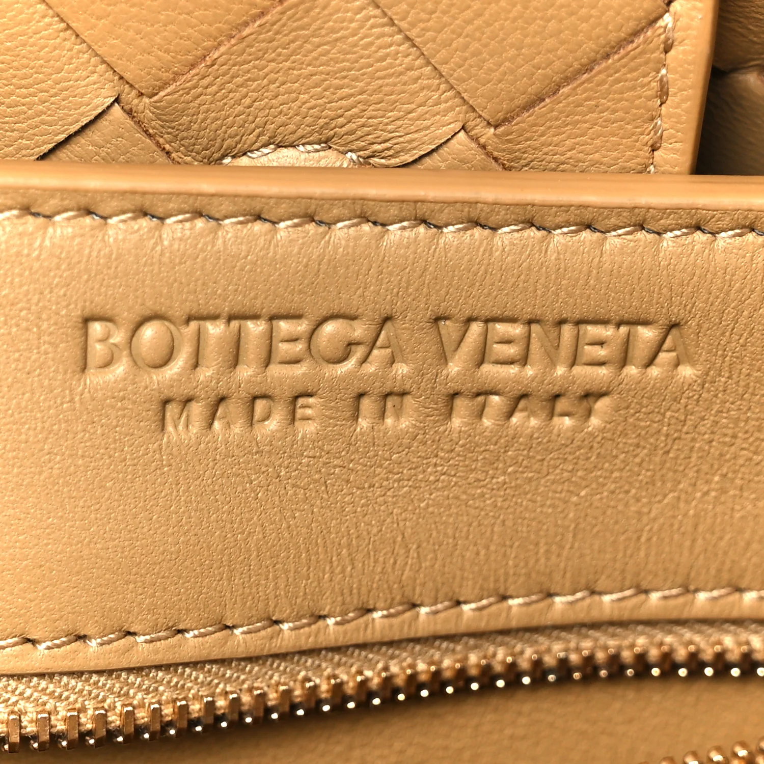 Nappa Intrecciato Medium Andiamo Shoulder Bag Dark Praline