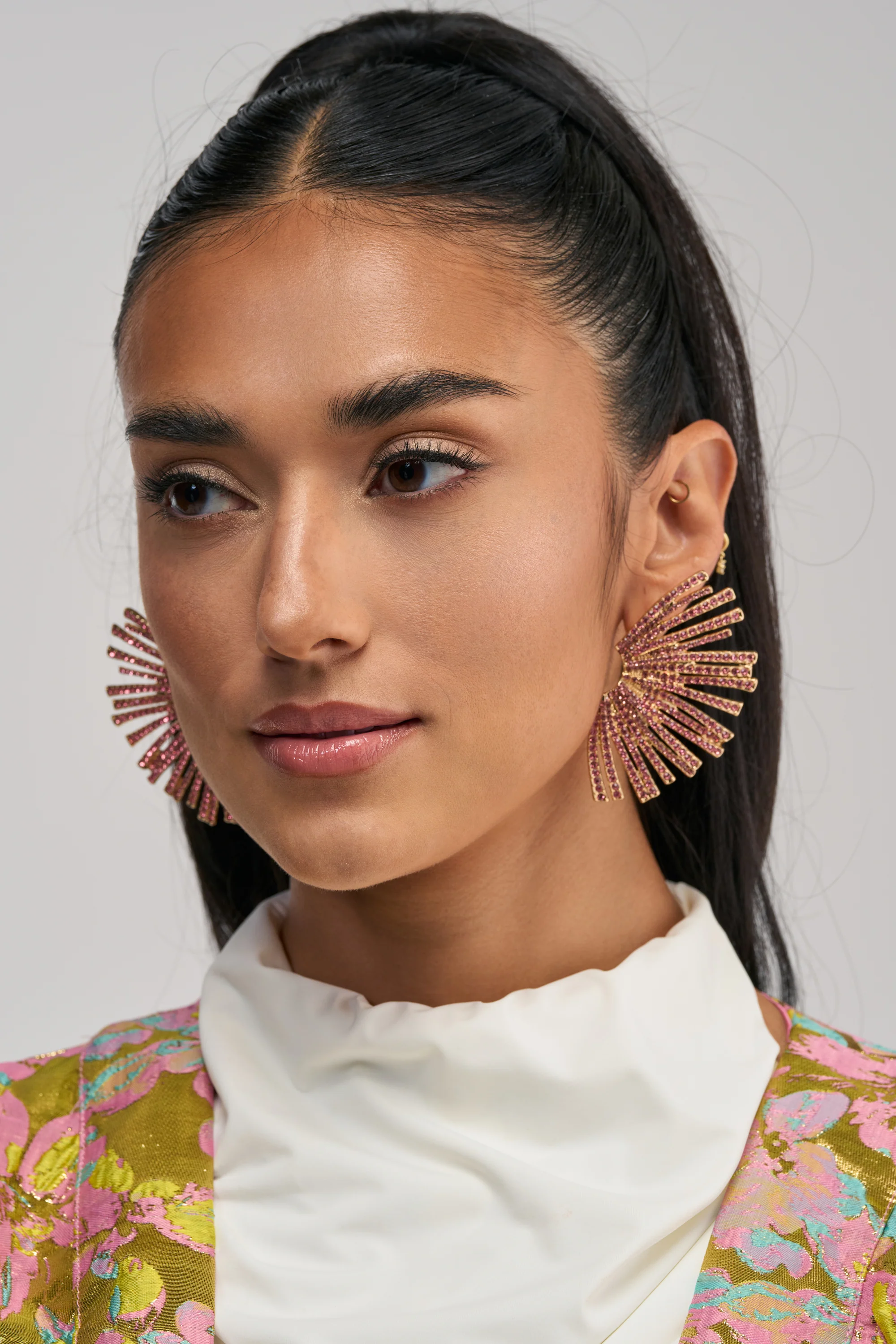 PRETTY & PAID SPARKLE EARRINGS IN PINK - Akira Store