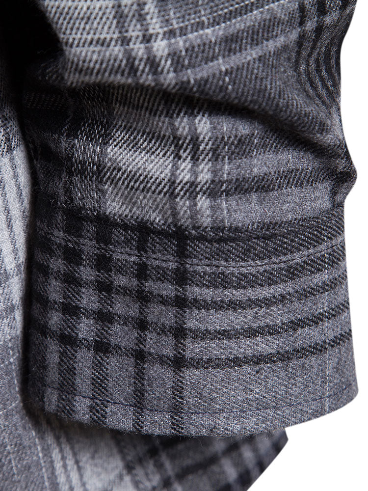 Chemise à carreaux à poches boutonnées sur le devant