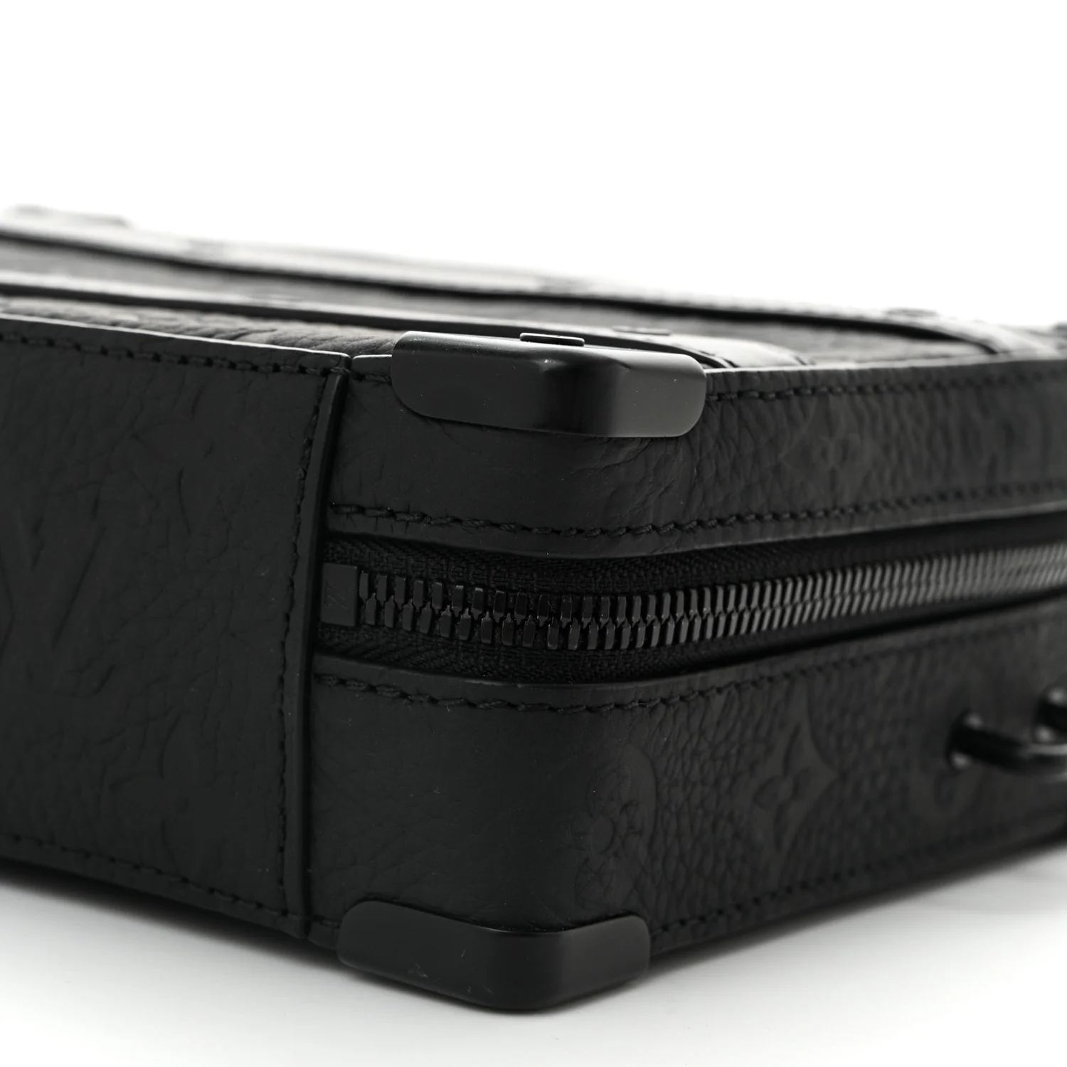 Taurillon Monogram Soft Trunk Black