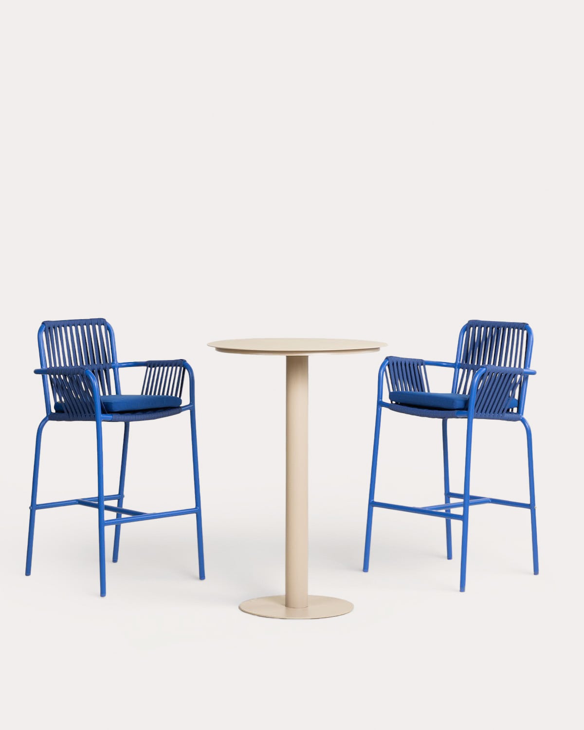 Set Banon - Drian - Set de Mesa Alta Redonda (Ø70 cm) Banon y 2 Taburetes Altos de Aluminio (74 cm) Drian de Exterior