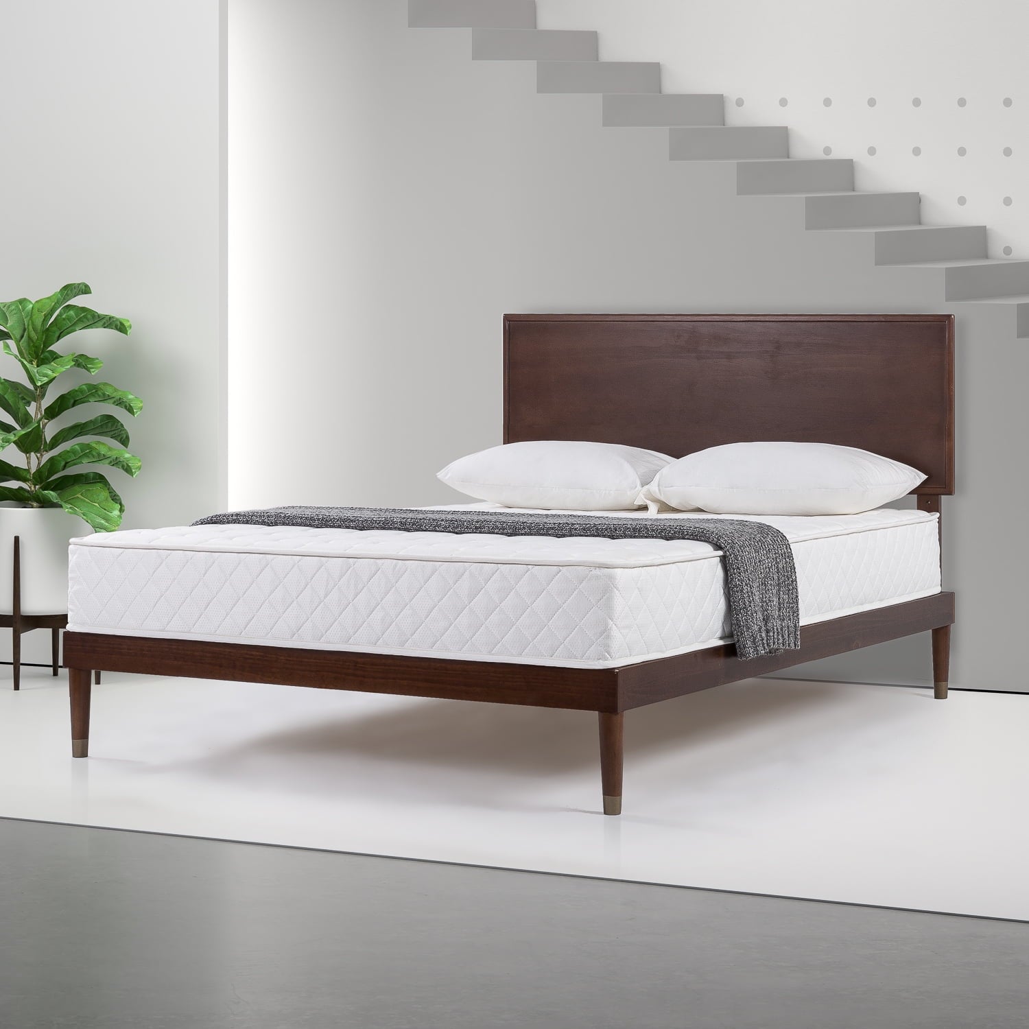 8 Quilted Hybrid of Comfort Foam and Pocket Spring Mattress. Queen
