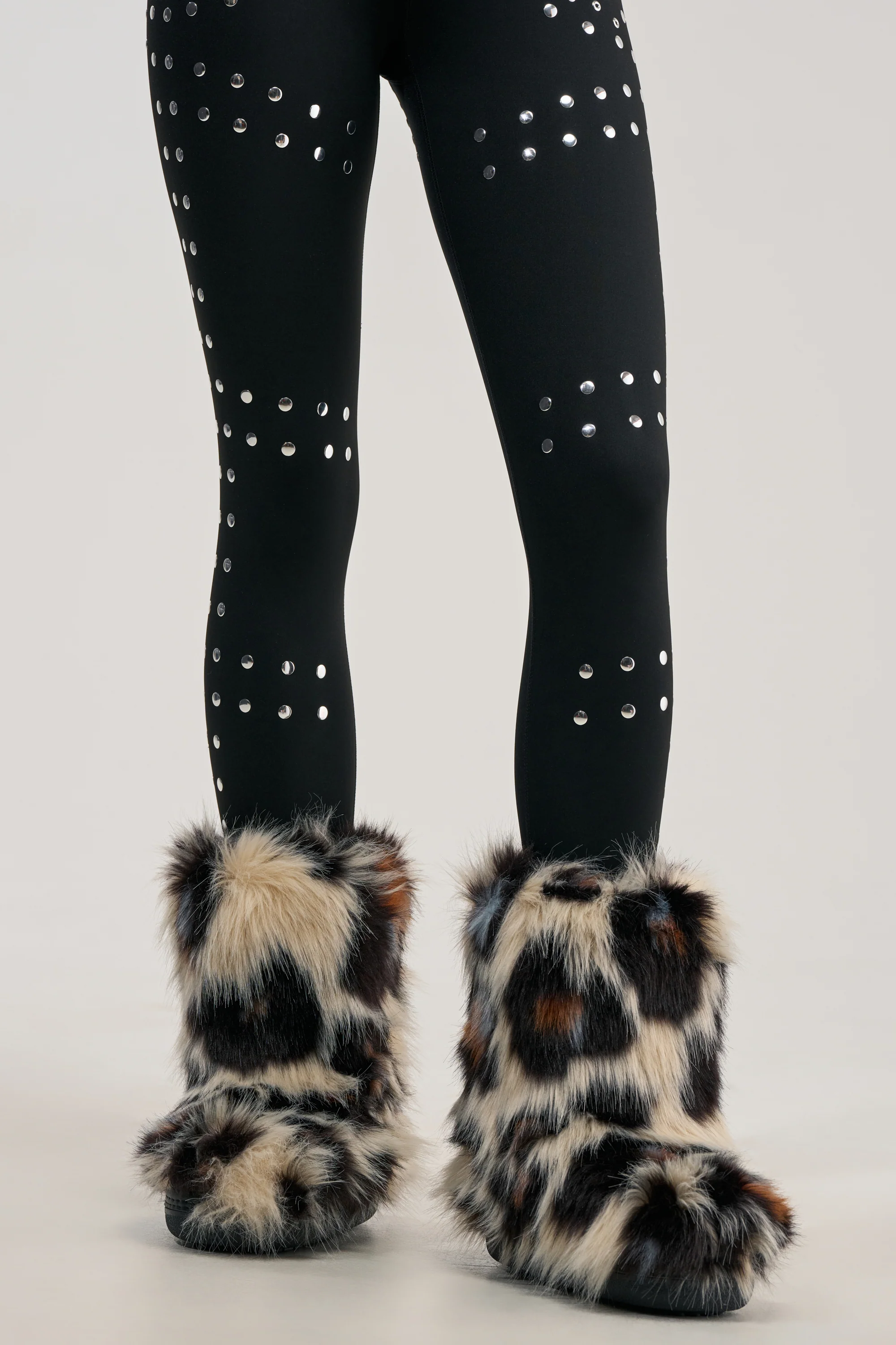 AZALEA WANG ALBERT LEOPARD FLAT FUR BOOTIE - Akira Store