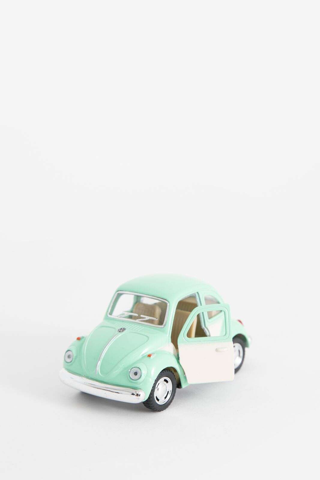 Metalen volkswagen beetle pastel lichtgroen