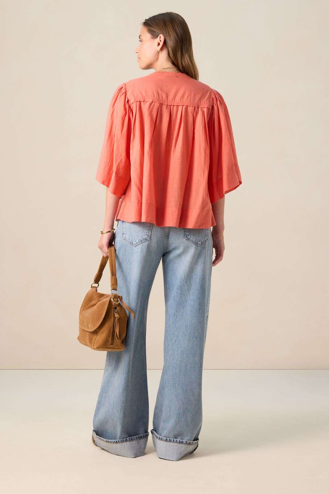 Lichtrode blouse met pofmouwen