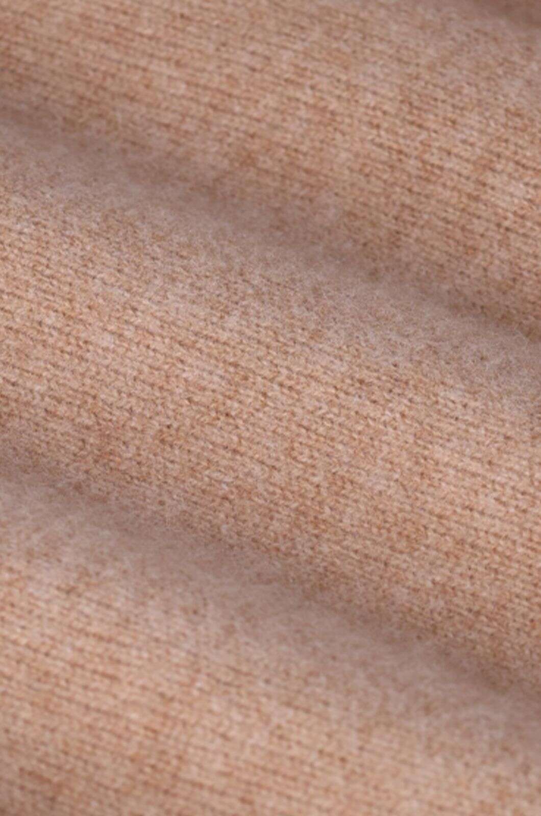 Bruine trui met V-hals