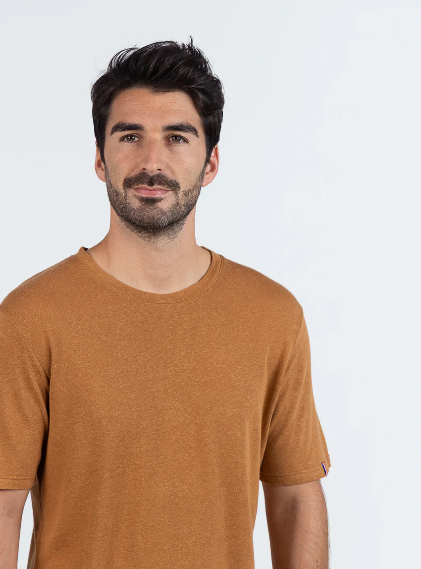 Tee-shirt homme en lin marron camel
