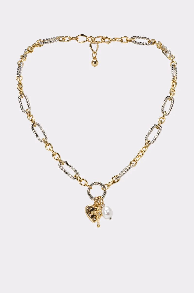 CHARMED LIFE NECKLACE - Akira Store