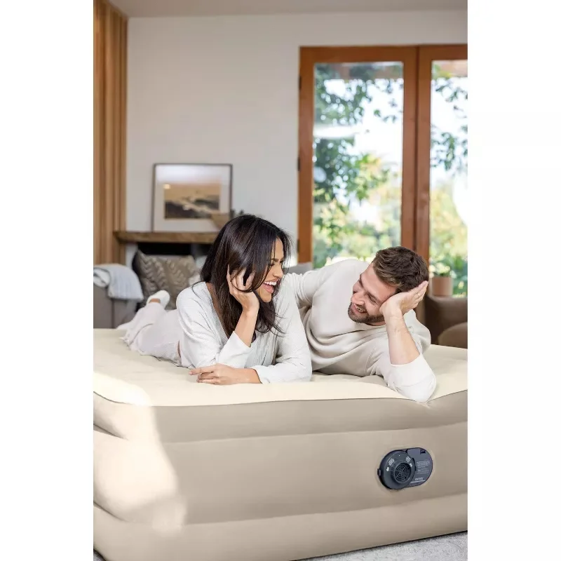 Ultra Plush 20" Queen Air Mattress with 120V Internal Pump - Image 6