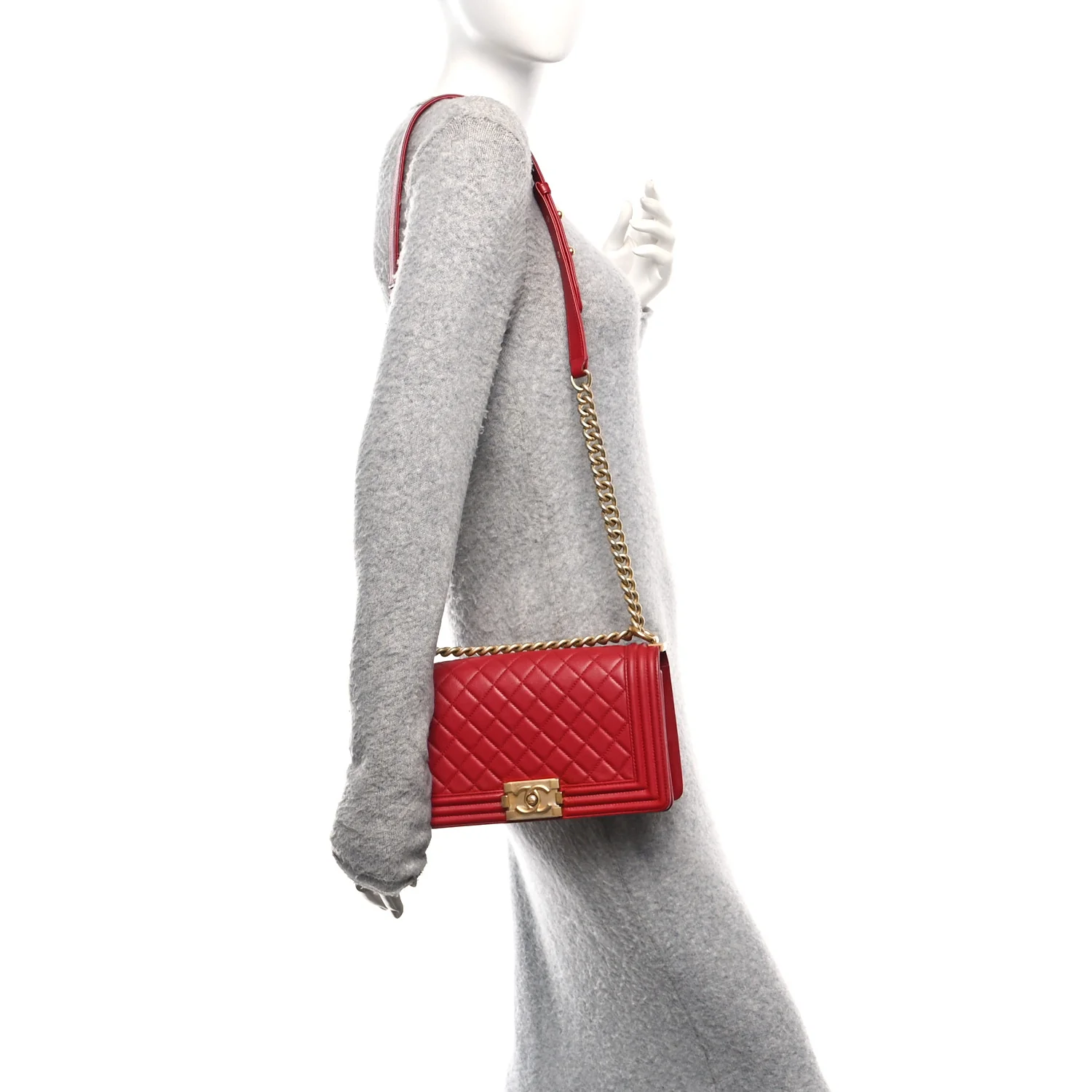 Caviar Quilted Medium Boy Flap Red