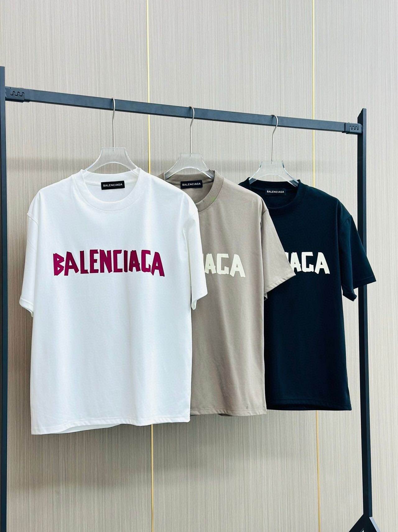 【BALENCIAGA】（バレンシアガ ）半袖Tシャツ 男女兼用半袖Tシャツ