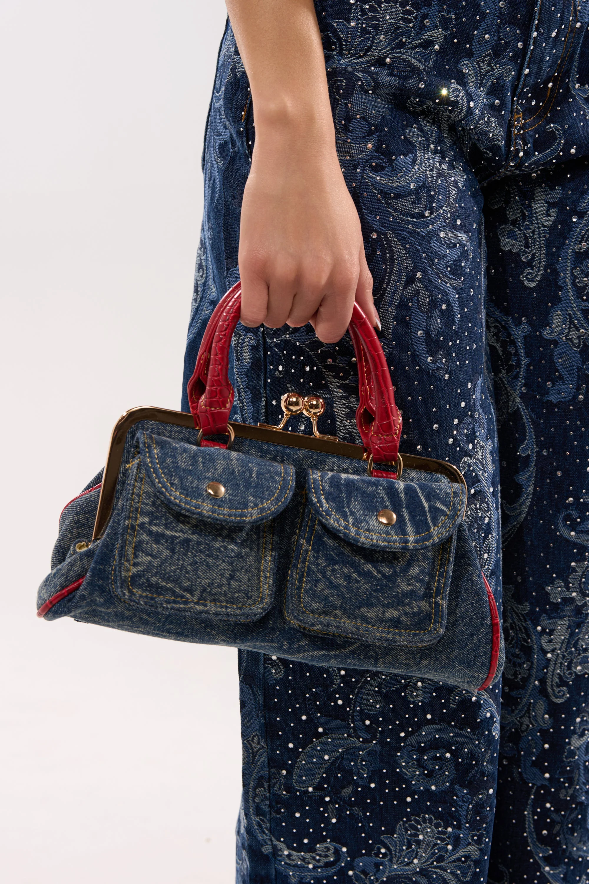 ON THE FLIGHT CARGO COIN PURSE - Akira Store