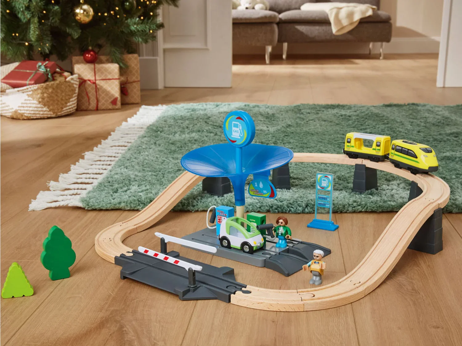Playtive Set de chemin de fer et station-service en bois