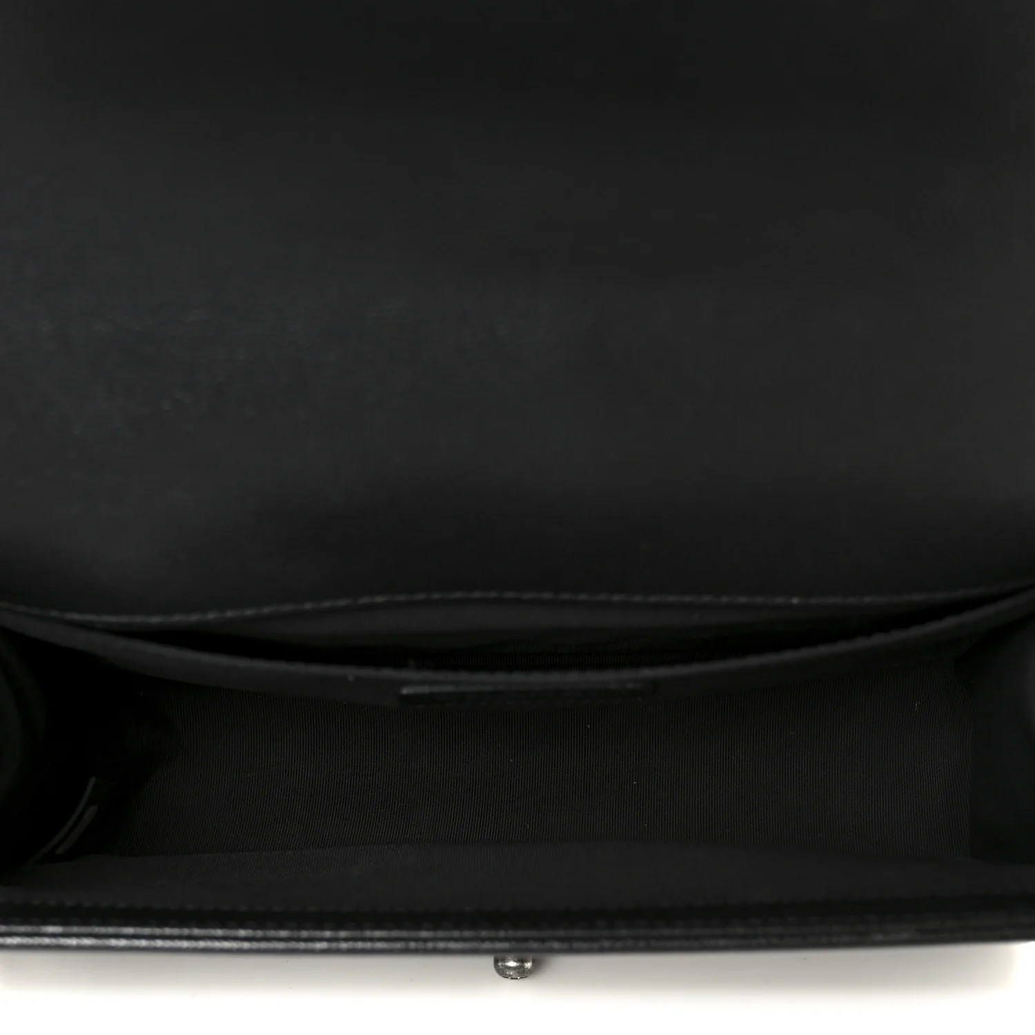 Caviar Quilted Medium Boy Flap Black