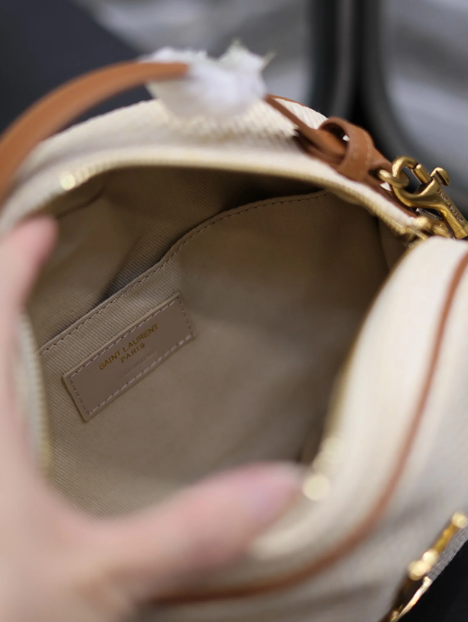 YSL Leather-trimmed raffia shoulder bag - 22��16.5��6cm