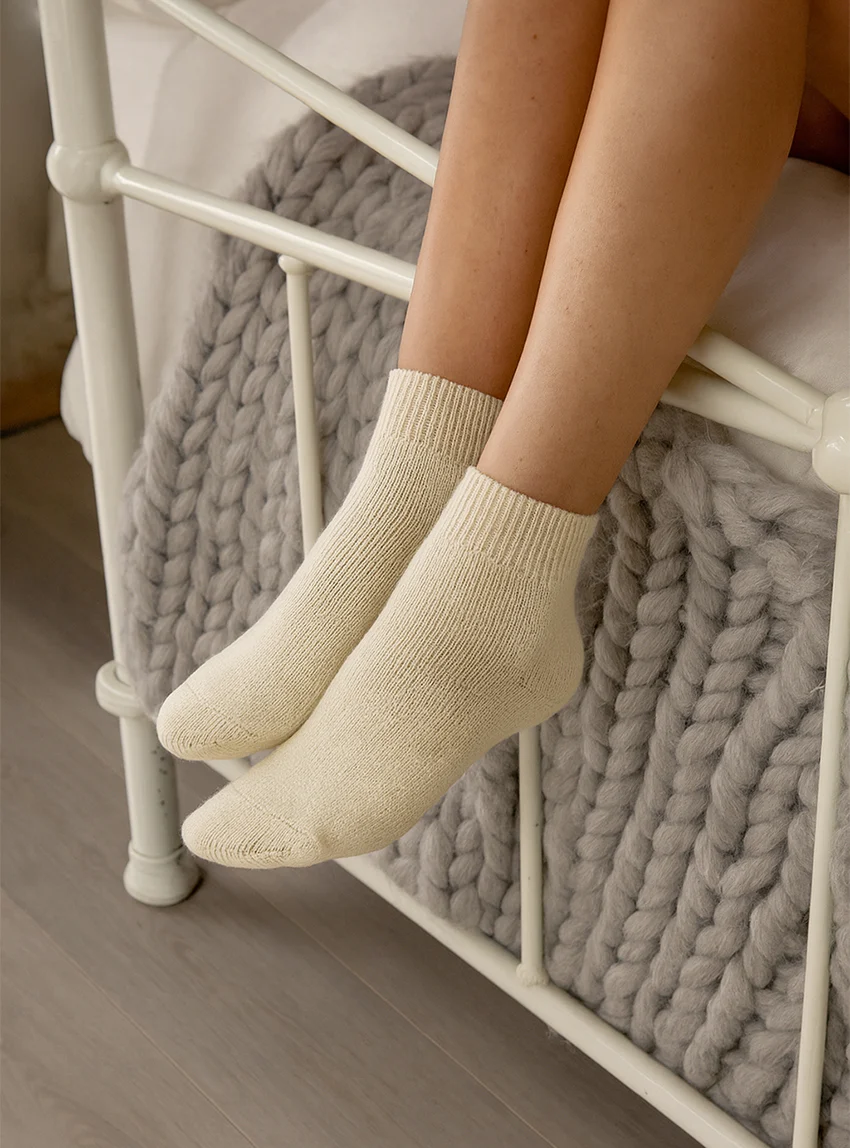 Chaussettes de nuit femme en laine blanc/écru