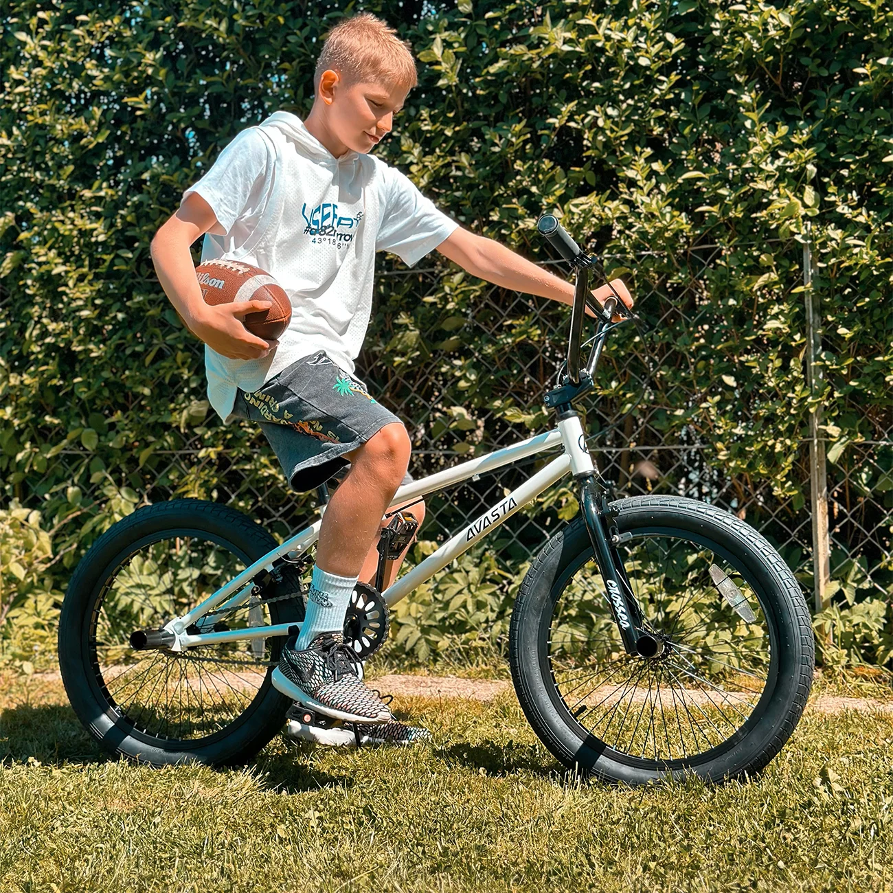 20 in Kids BMX Bike Freestylefor Age 6-14 Years Old Boys Girls with 4 Pegs,Black with Red Tires(Black with Red Tires(With Pegs)/20") - Image 4
