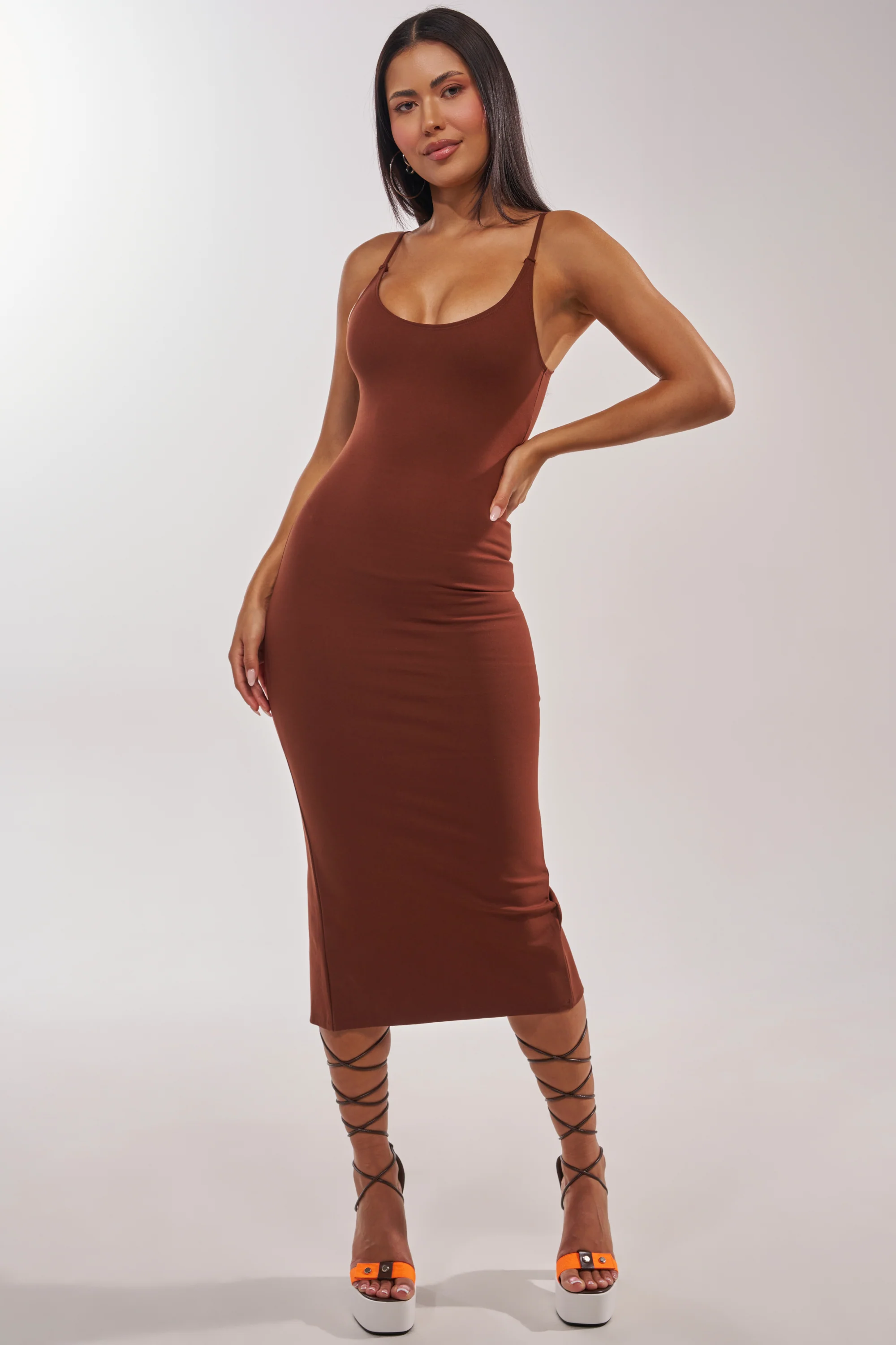 REYNA MIDI BODYCON DRESS IN BROWN - Akira Store