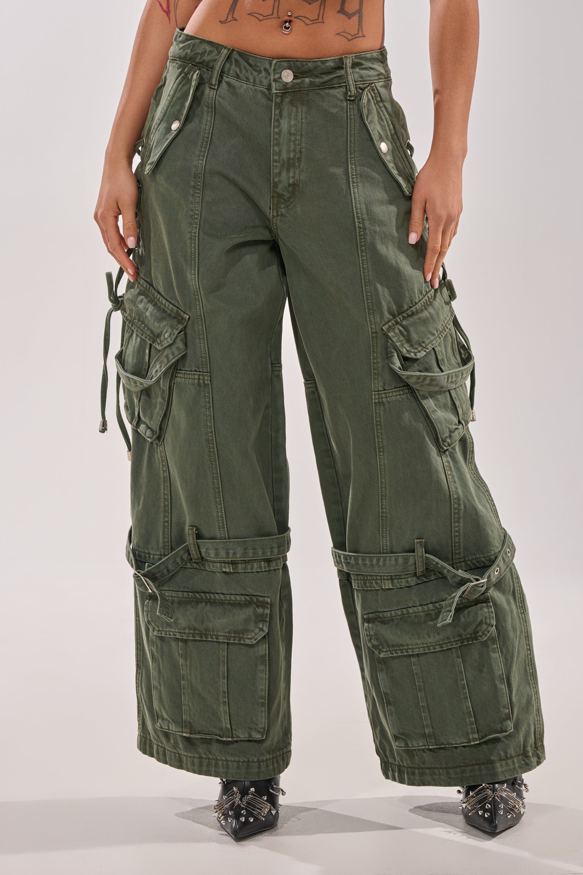 KARA CARGO DENIM - Akira Store