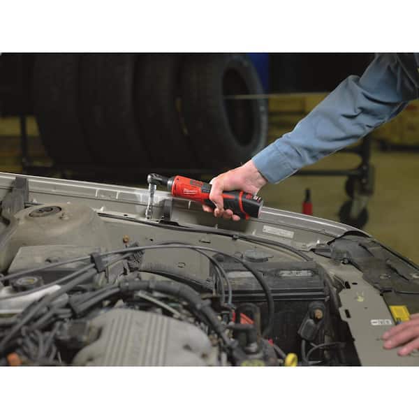 M12 12V Lithium Ion Cordless 3/8 in Ratchet Kit with One 1 5 Ah Battery, Charger and Tool Bag Image 6