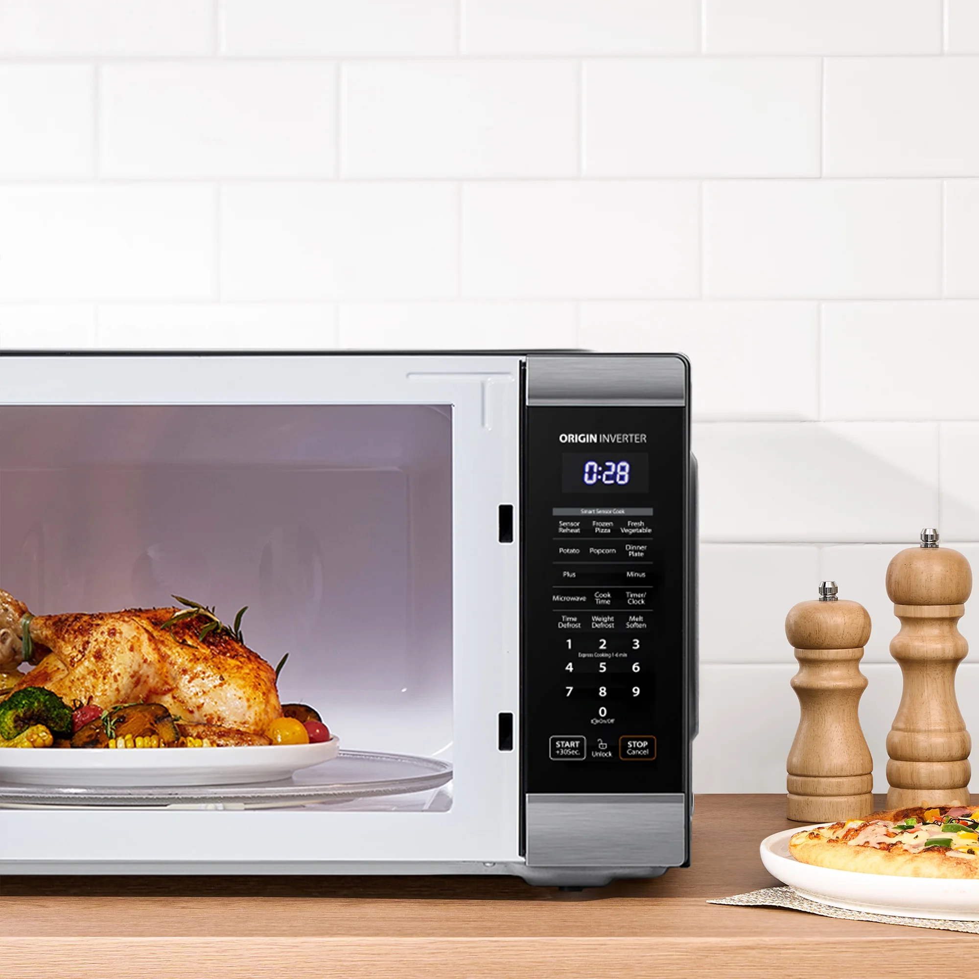 Toshiba 2.2 Cu. Ft. 24.4'' Microwave Oven in Stainless Steel