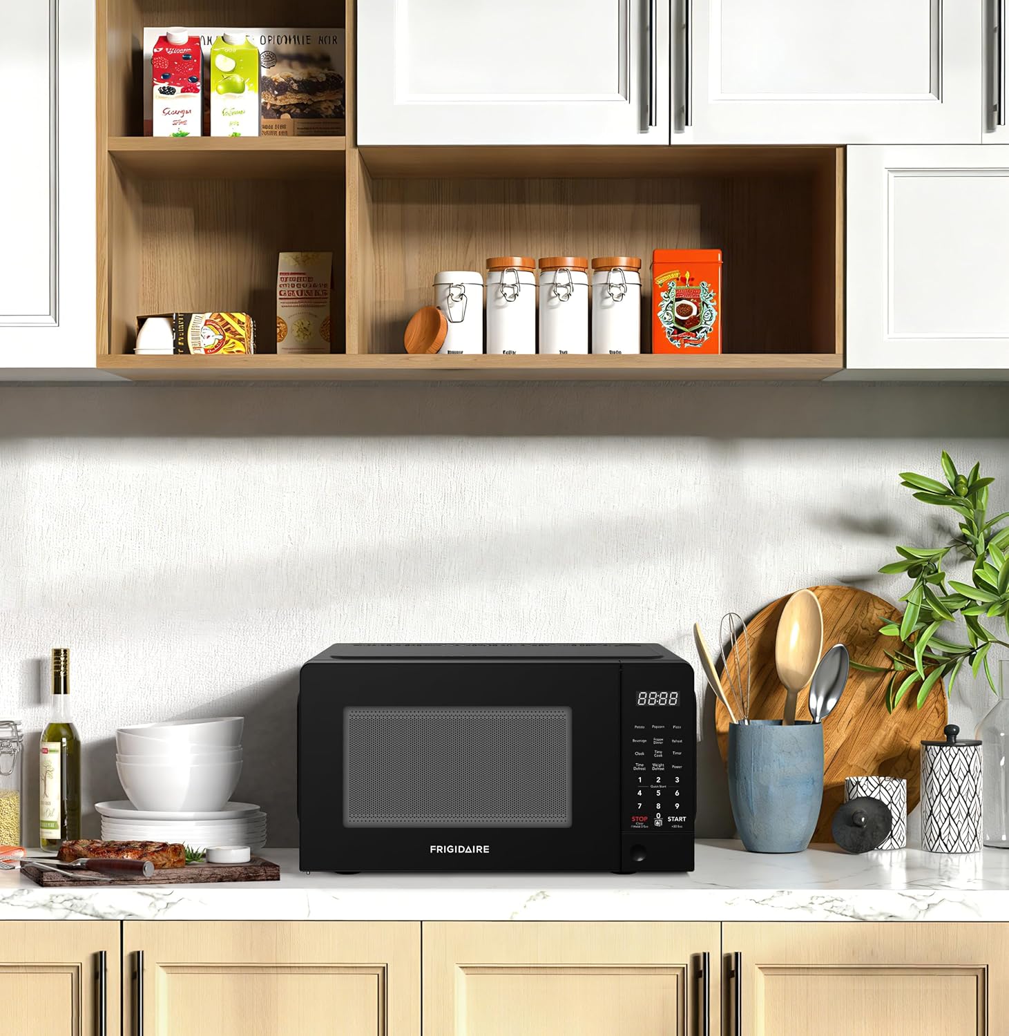 FRIGIDAIRE EMW733BLACKAMZ 0.7 CuFt. Microwave, Black