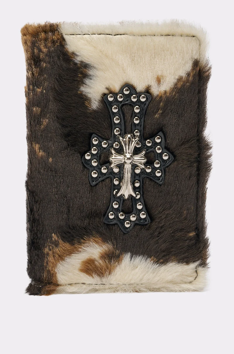 HIGH STANDARDS FAUX FUR PASSPORT COVER - Akira Store