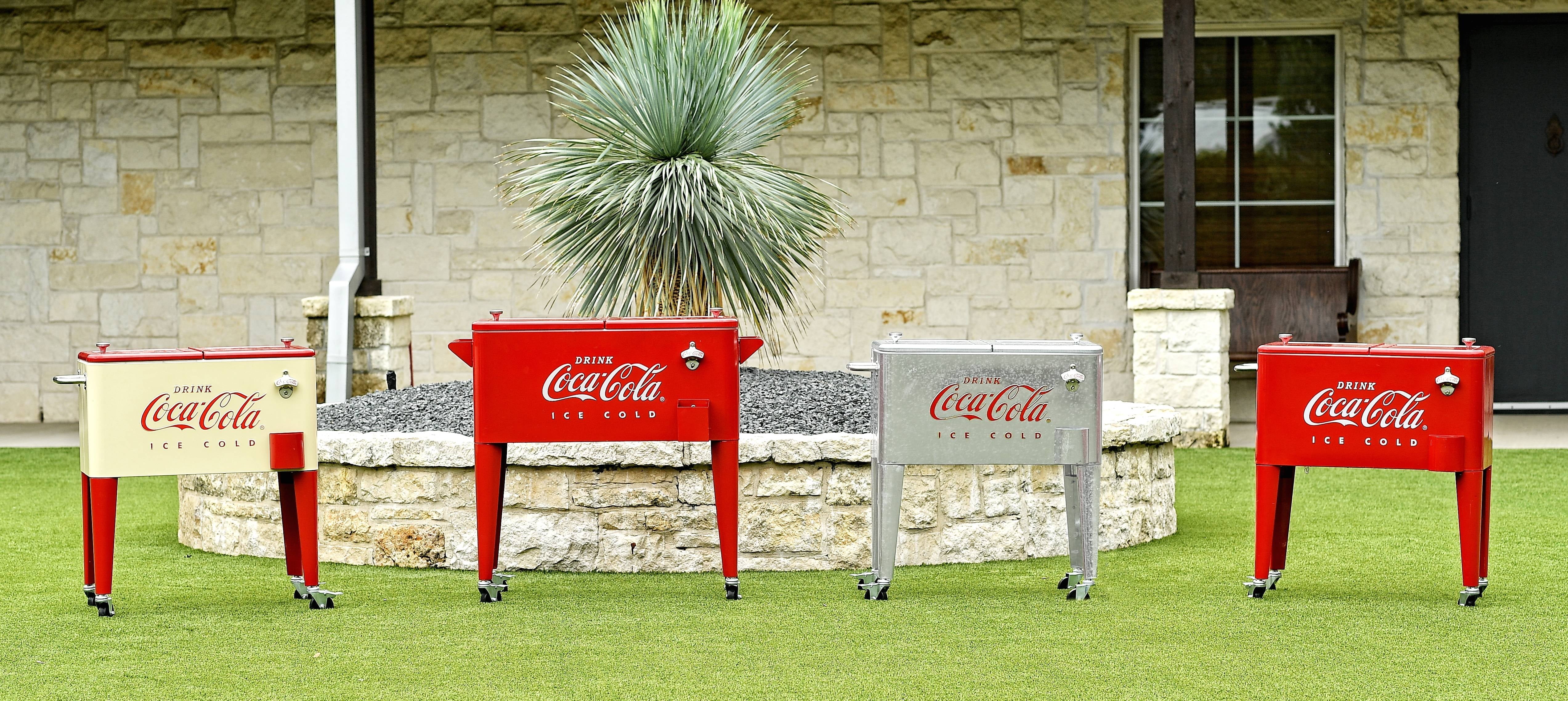 Licensed Series CP 98111 Metal 60 Qt Outdoor Patio Cooler - Image 6