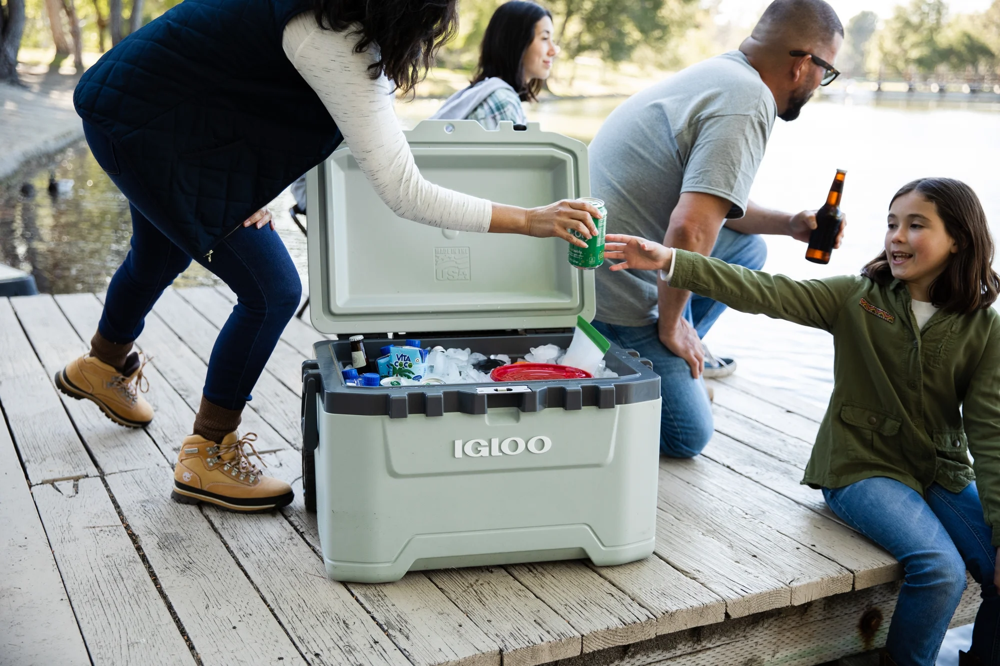 Igloo 52 QT Overland Ice Chest Cooler with Wheels, Gray
