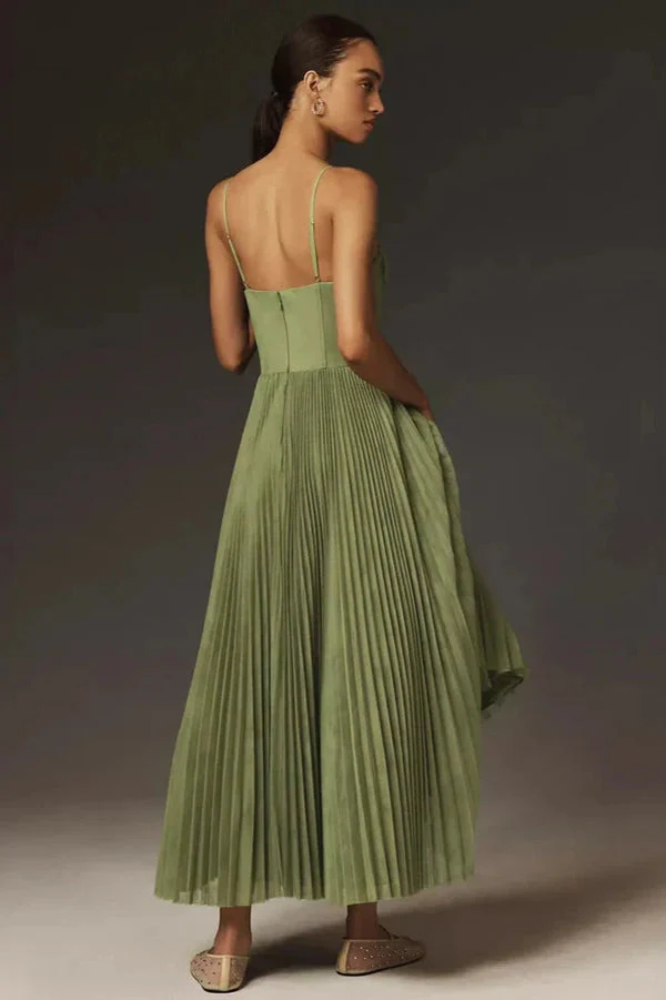 Claire | La Robe en Tulle Plissé Asymétrique