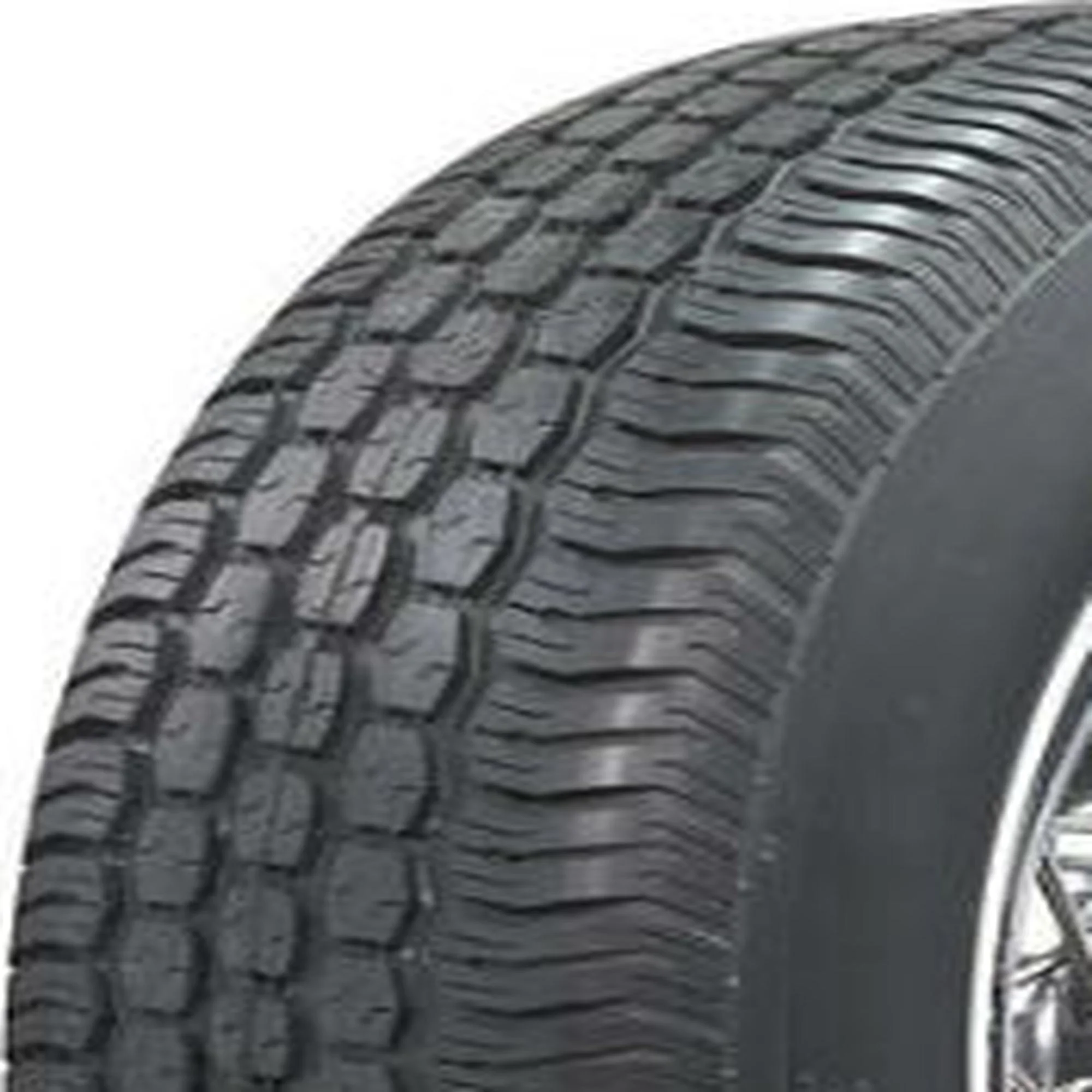 Classic All Season 235/75R15 105S Passenger Tire Image 5