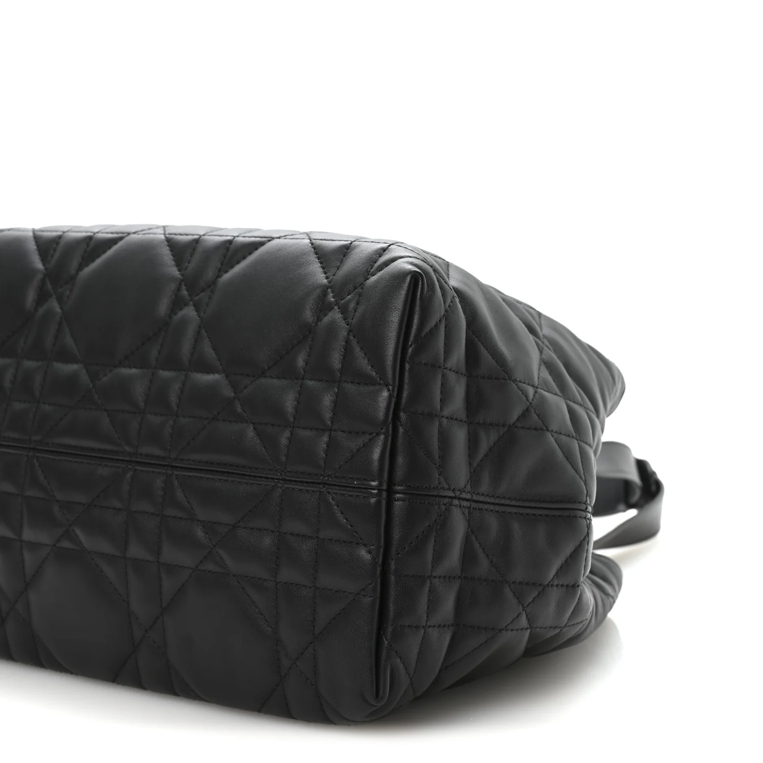 Calfskin Macrocannage Medium Toujours Black