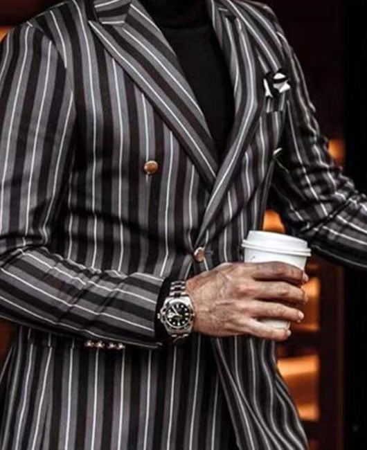 Blazer à rayures verticales, col à revers et poches poitrine