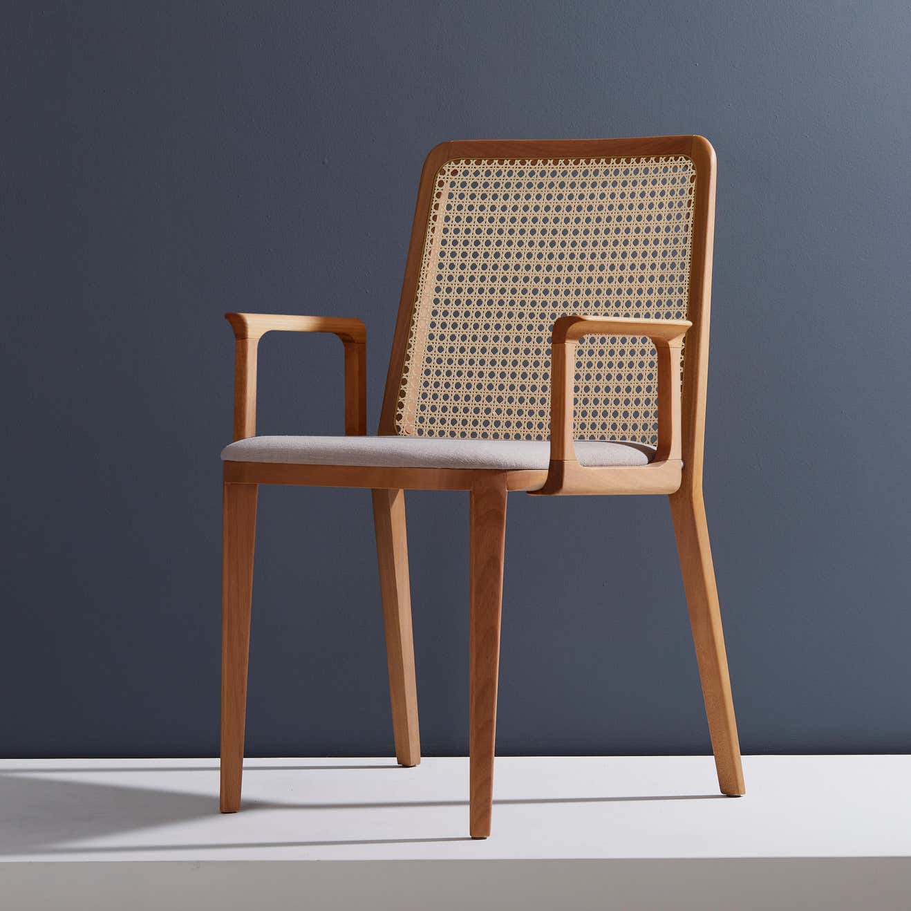 Modern European Style Solid Wood Eco-friendly Foldable Outdoor Dining Chairs for Villa & Courtyard Use in Walnut Color